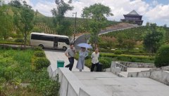 <b>不畏酷暑，，，，旅行指导促提升</b>