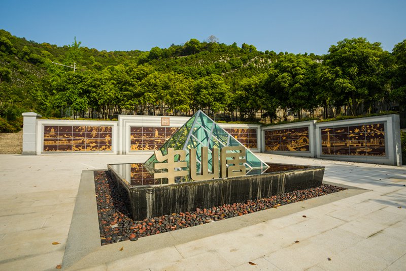 感受自然之美，，，，亿万先生MR集团的陵园妄想哲学