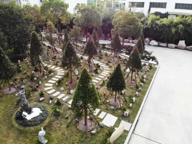 亿万先生MR起劲探索绿色生态殡葬, 林地葬受关注